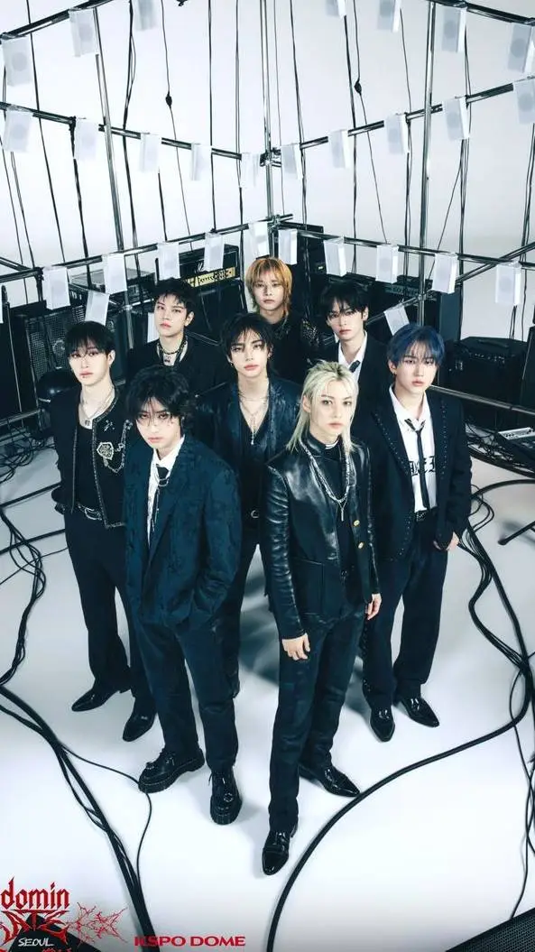 ai character: STRAYKIDS  background