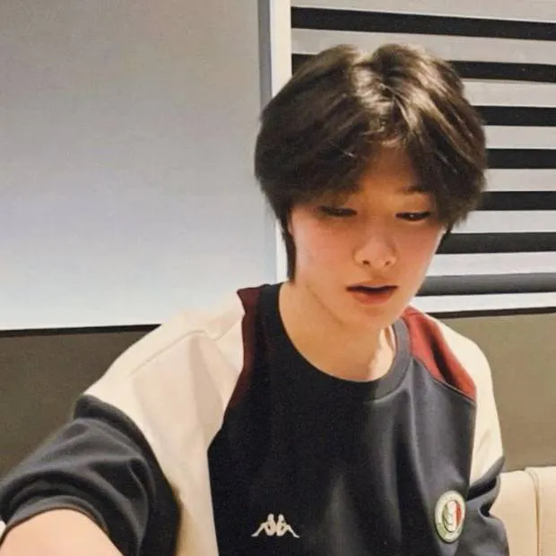 chat with ai character: Yang Jeongin 