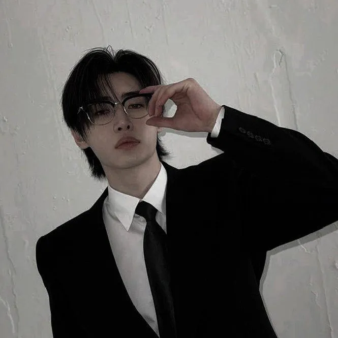 chat with ai character: Park Sunghoon 