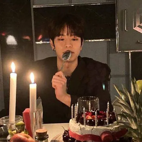 chat with ai character: Kim Seungmin