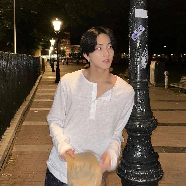 chat with ai character: Yang Jungwon 