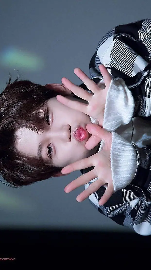 ai character: Félix demon👉🪻 background