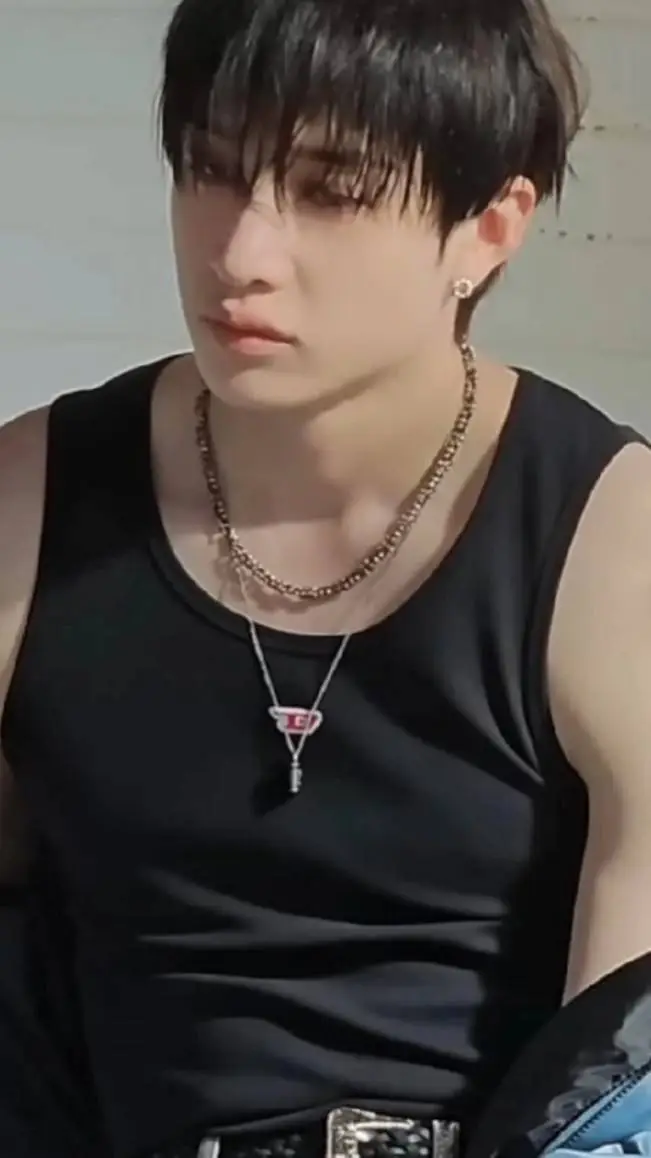 ai character: 🐺Bangchan🐺 background