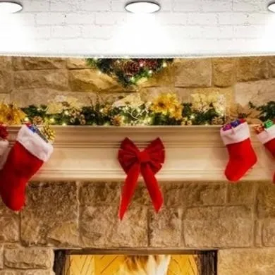 chat with ai character: CHRISTMAS PARTY!!!