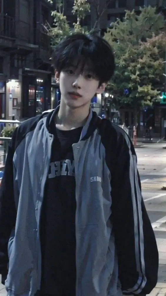 ai character: Yui background