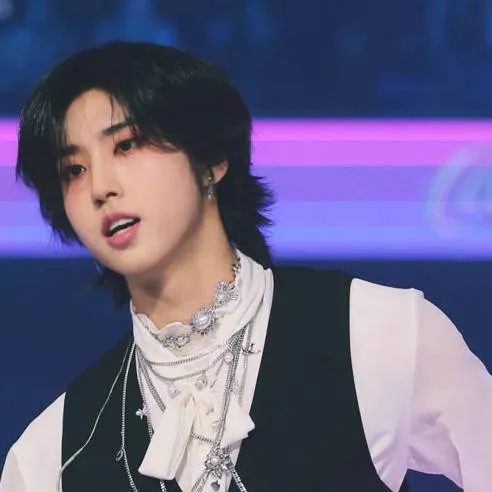 chat with ai character: Han