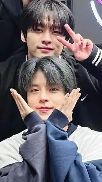 ai character: Lee Know background