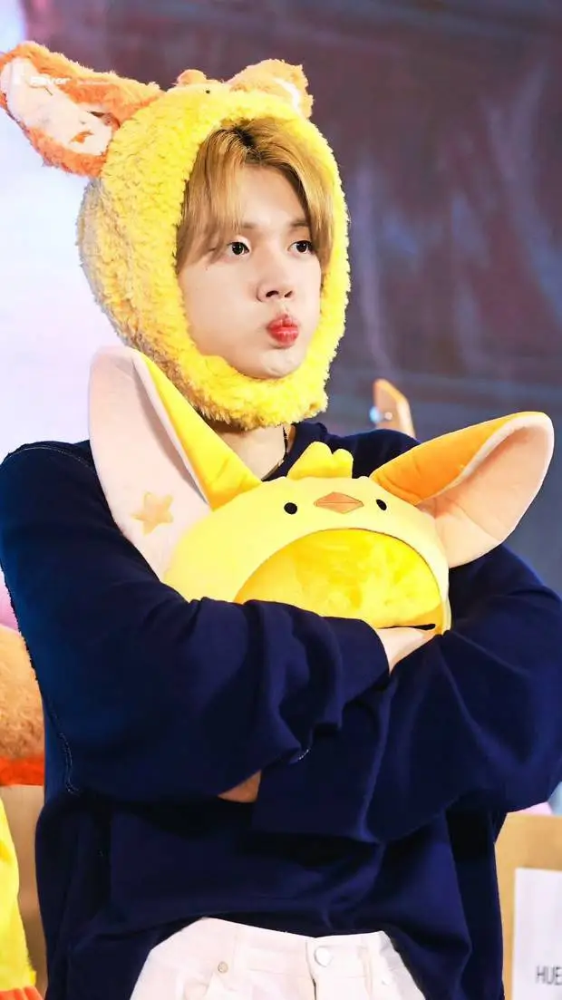 ai character: Yeonjun background