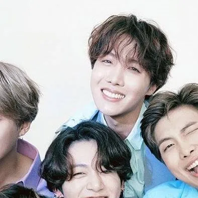 chat with ai character: BTS Konzert 