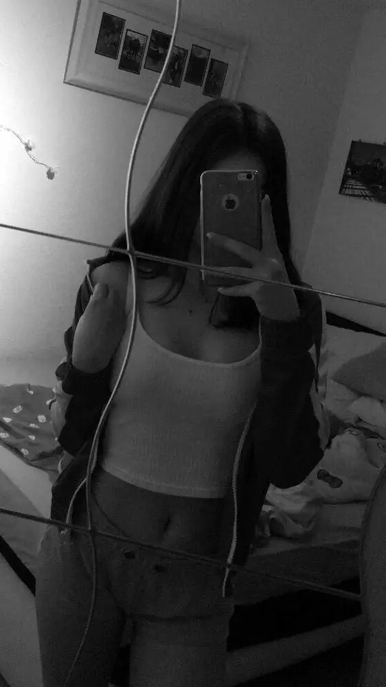 ai character: Tauany(Eu) background