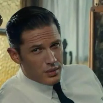 chat with ai character: Reggie Kray