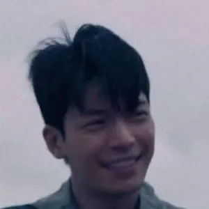 chat with ai character: Jun ho