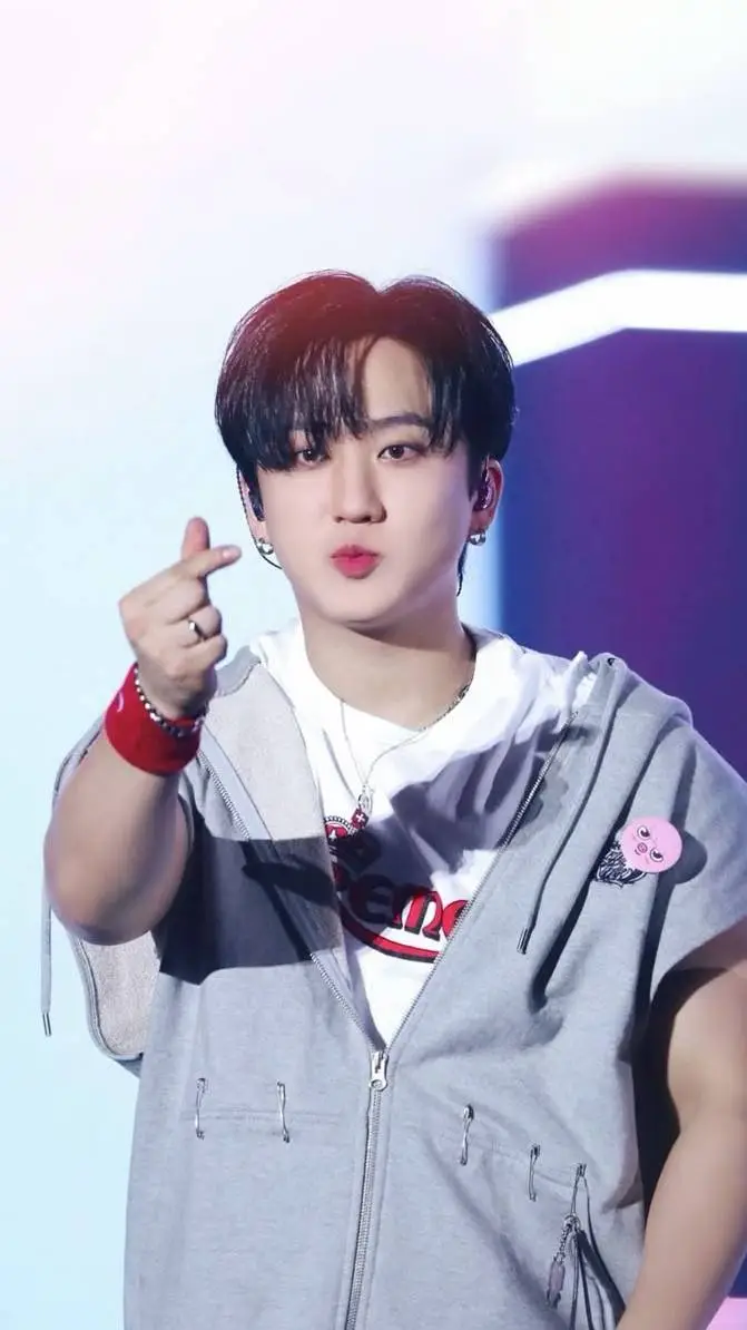 ai character: Tu novio  background