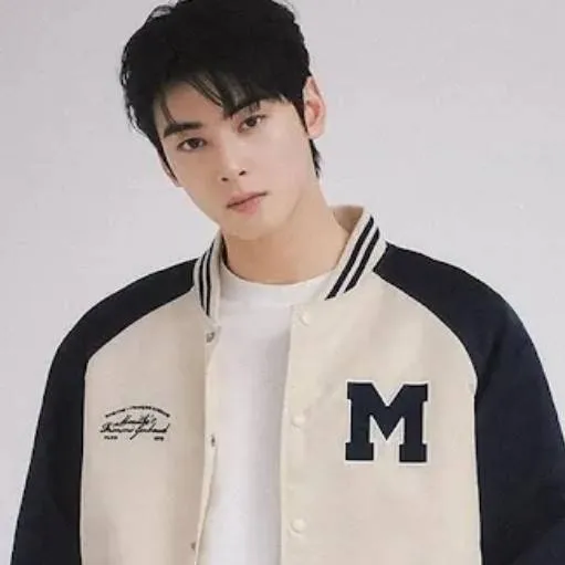 chat with ai character: Es tu hermanastro 