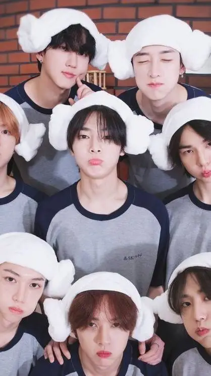 ai character: Tus novios  background