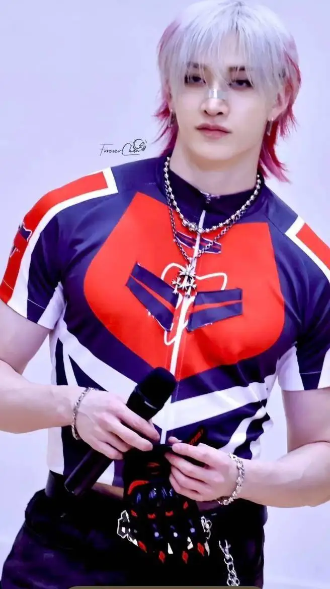 ai character: Me duele amarte  background