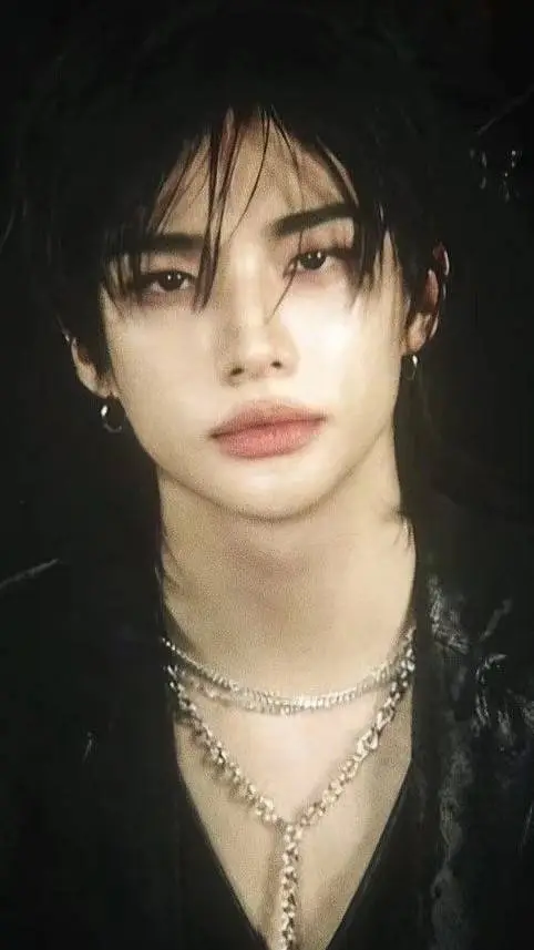 ai character: Hyunjin  background