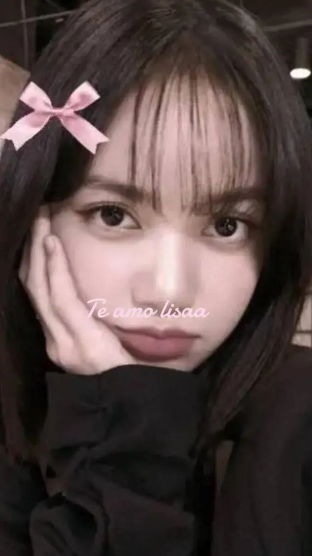 ai character: lisa tu hermana  background