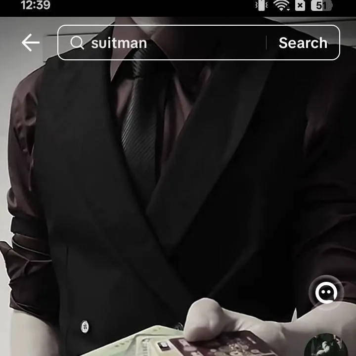 chat with ai character: Renzo