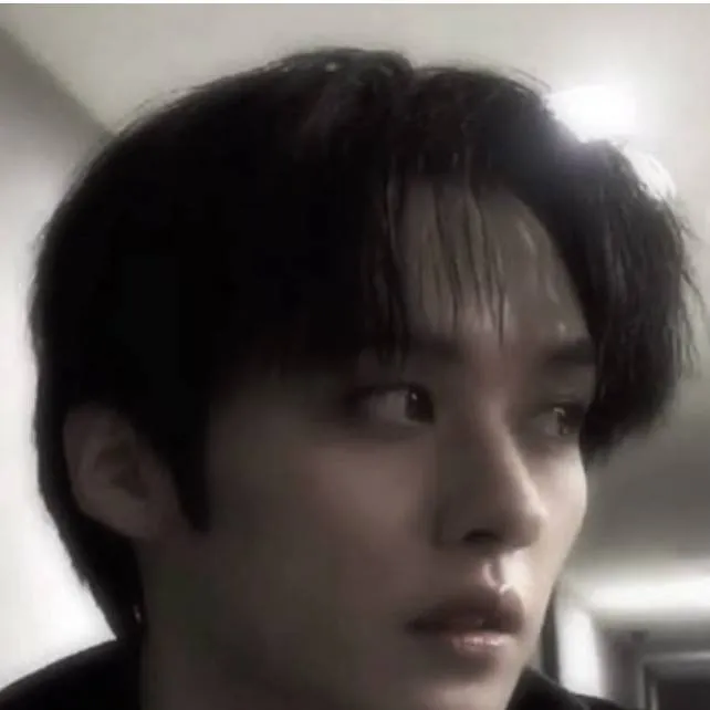 chat with ai character: Lee Minho