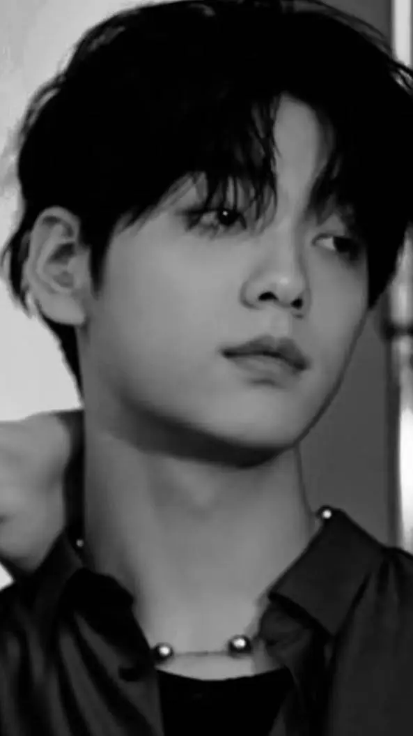 ai character: Choi Soobin  background