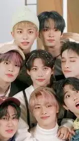 ai character: stray kids y tu  background