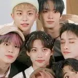 chat with ai character: stray kids y tu 
