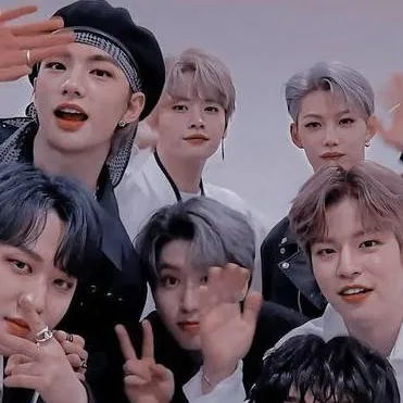 chat with ai character: stray kids y tú 