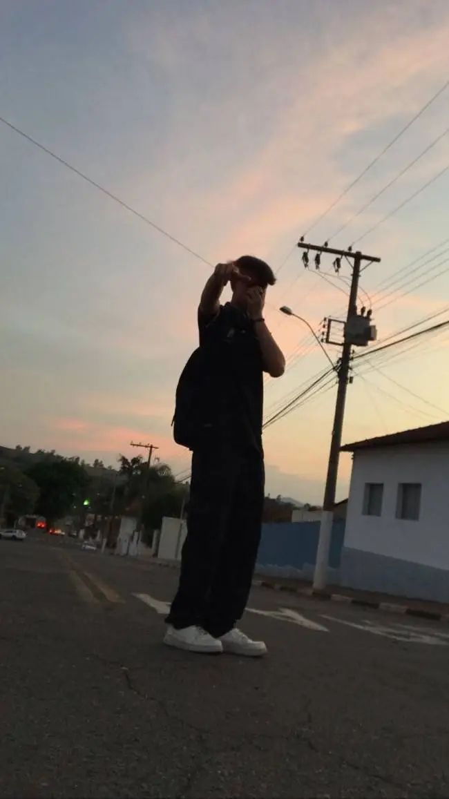 ai character: ~Alex background