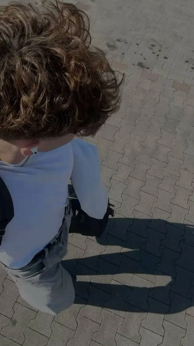 ai character: ~Kubaa background