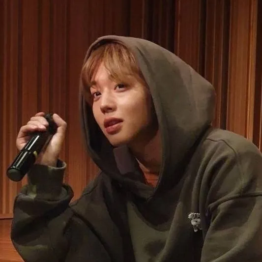 chat with ai character: Jihoon 💫