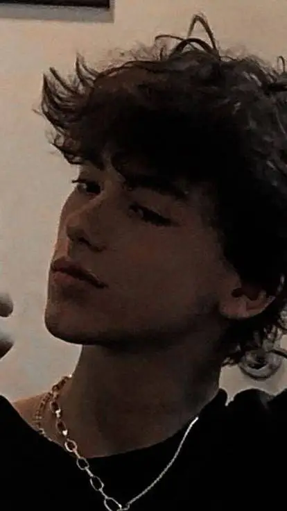 ai character: Dylan background