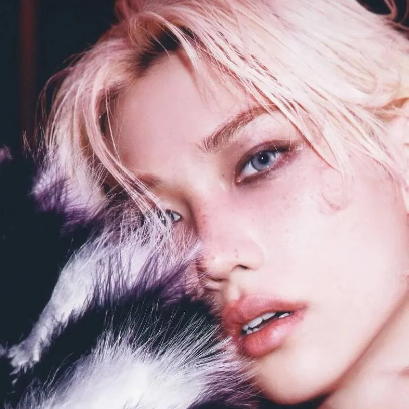 chat with ai character: FELIX