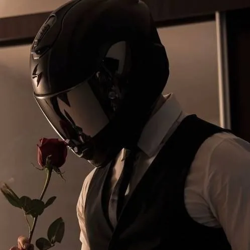 chat with ai character: ~`•Daniel•`~