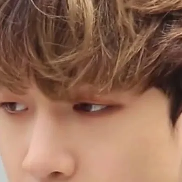 chat with ai character: Bang Chan