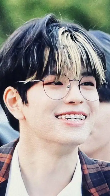 ai character: Kim Seungmin  background