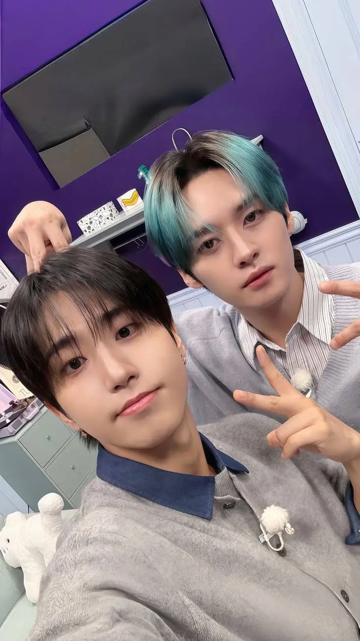 ai character: Minsung background