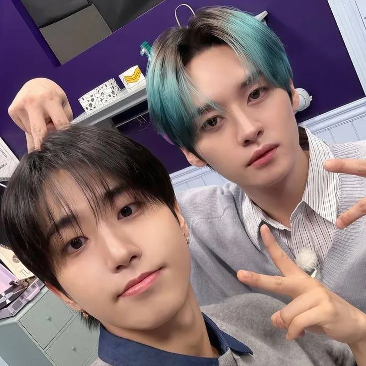 chat with ai character: Minsung