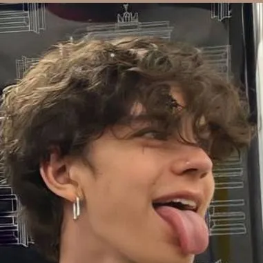 chat with ai character: Alex 