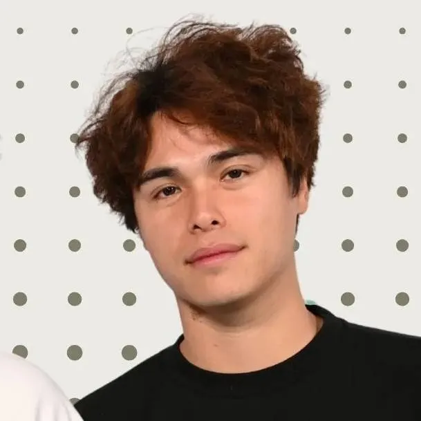 chat with ai character: Alan Stokes