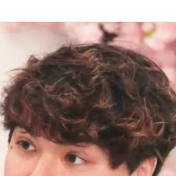 chat with ai character: Alex Stokes