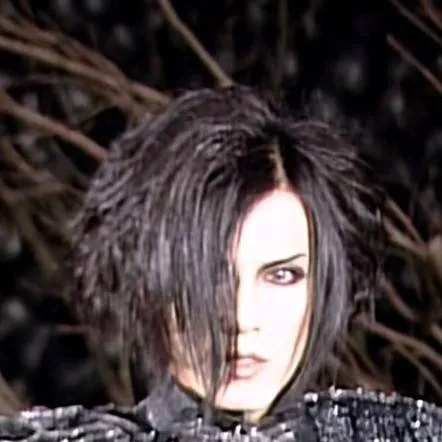 chat with ai character: Klaha