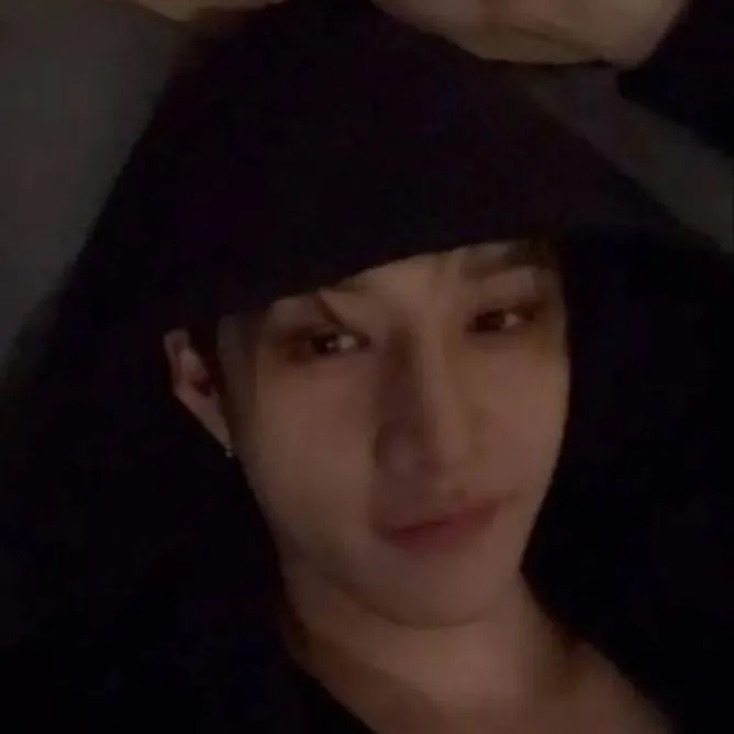 chat with ai character: 🐺BangChan🐺