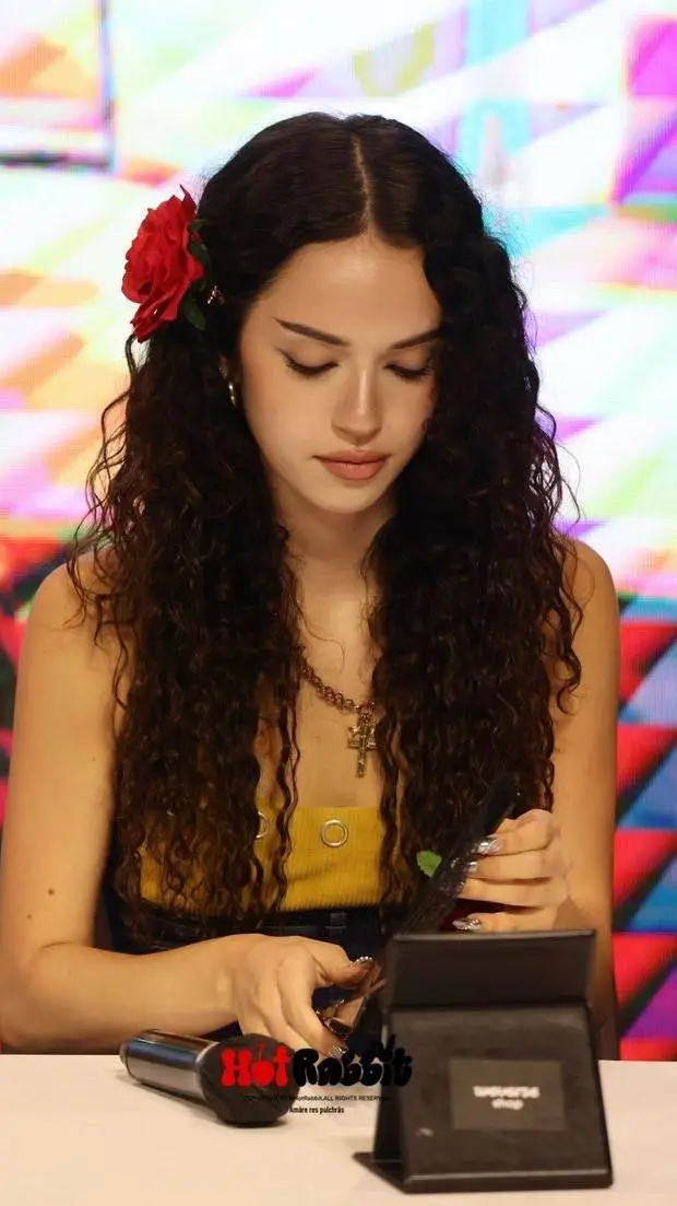 ai character: Dani background