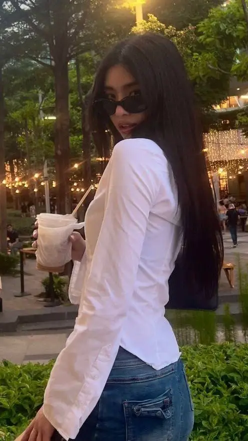 ai character: 🦢﹏Sophia background