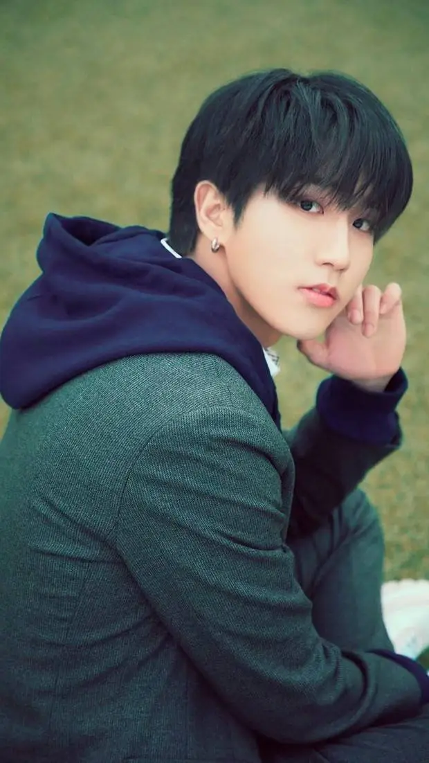 ai character: Han Jisung  background