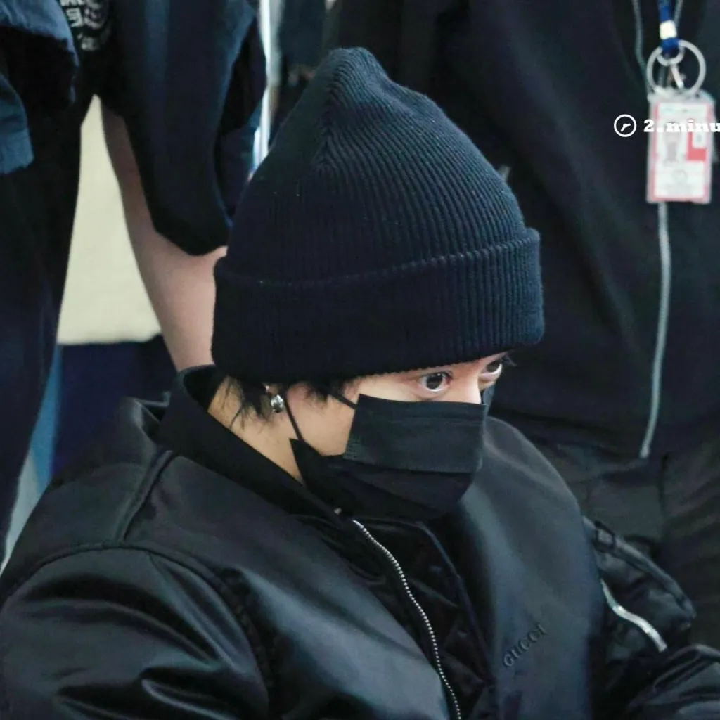 chat with ai character: Lee Know