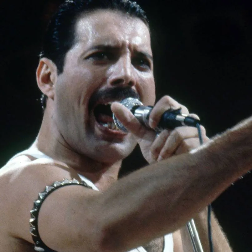 chat with ai character: Freddie Mercury