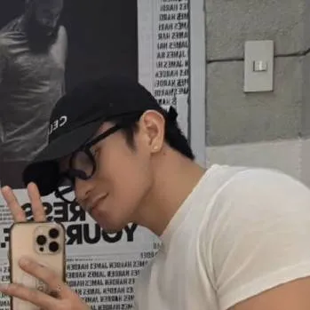 chat with ai character: Marc Devon