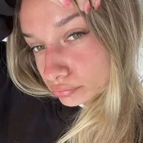 chat with ai character: Inez